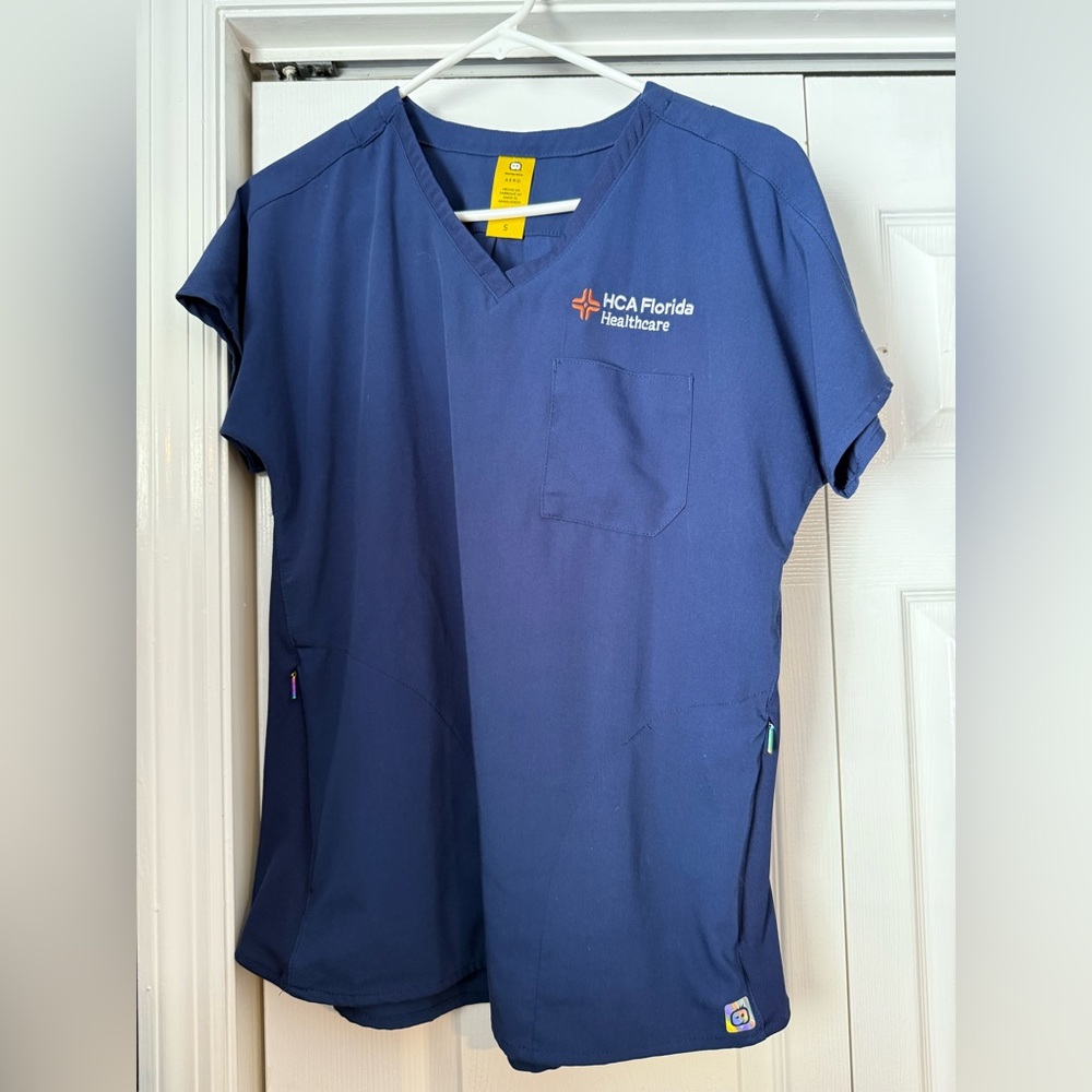 WonderWink Aero Women's Modern Fit Scrub Top - Navy Blue, Size S